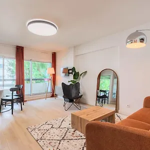 Appartement Spacious With Balcony And Parking 